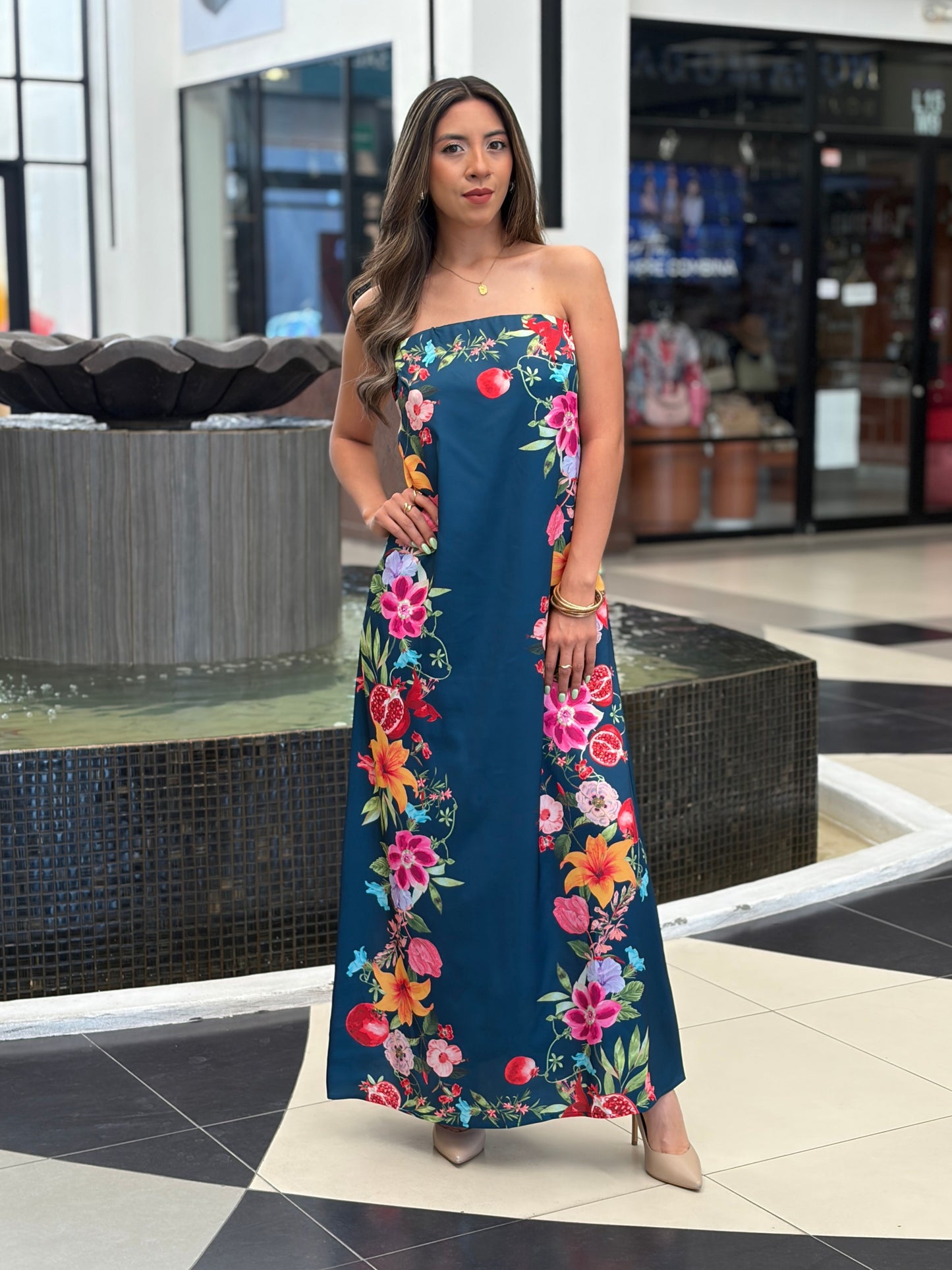 Vestido Largo Satín con Estampado Botánico y Frutas