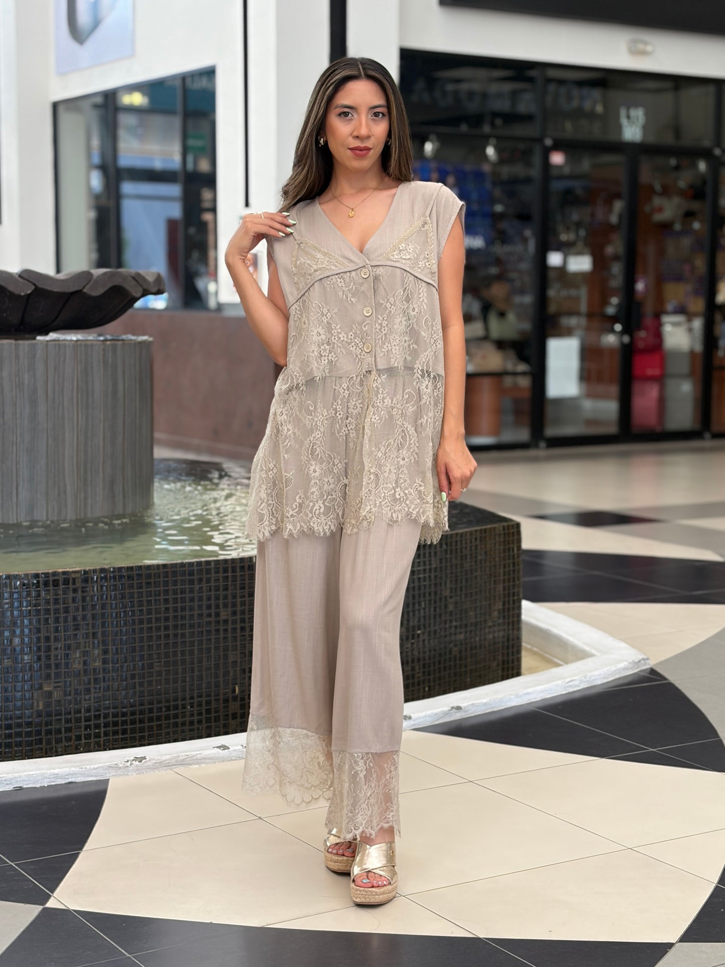 Set de Blusón Texturizado y Pantalón Palazzo con Encaje Romántico