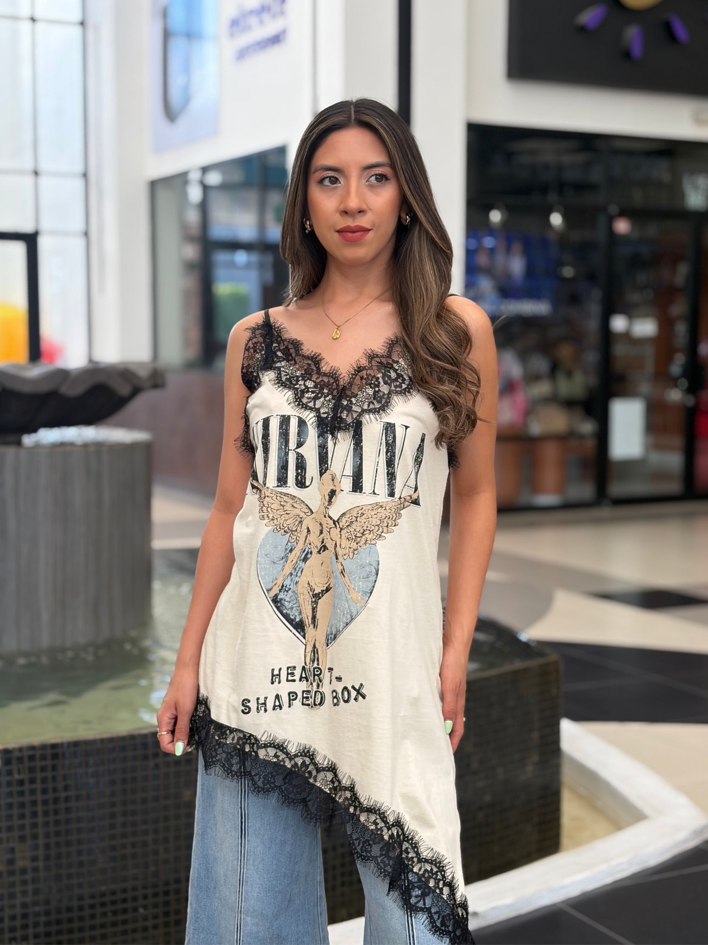 Blusa de Tirantes "Nirvana" con Escote de Encaje