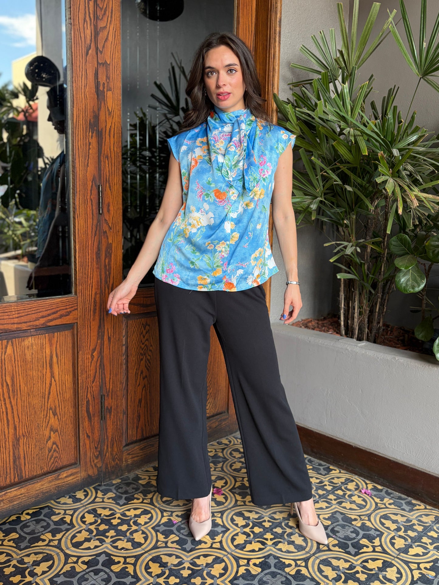Blusa Satinada Romantic Garden con Lazo Lateral