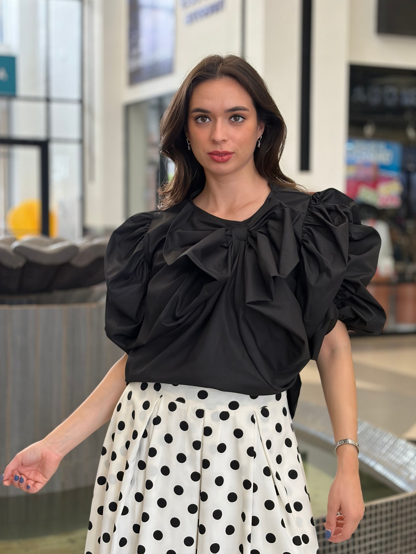 Camisera de Satén con Moño XL y Mangas Abullonadas