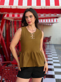 Chaleco / Top peplum tejido con broches