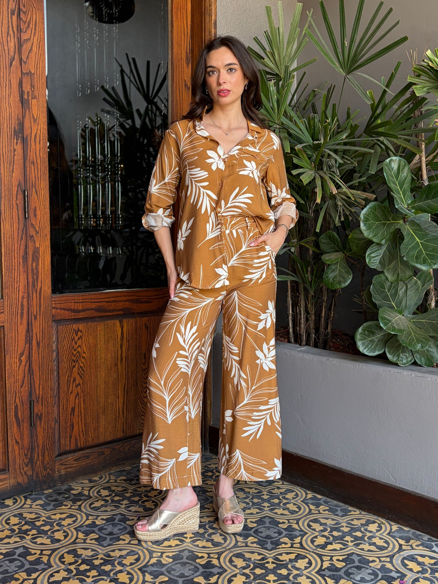 Conjunto Tropical Hojas