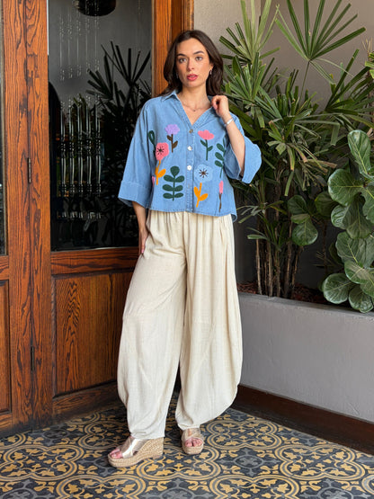Camisa Denim Garden con Bordado de Flores