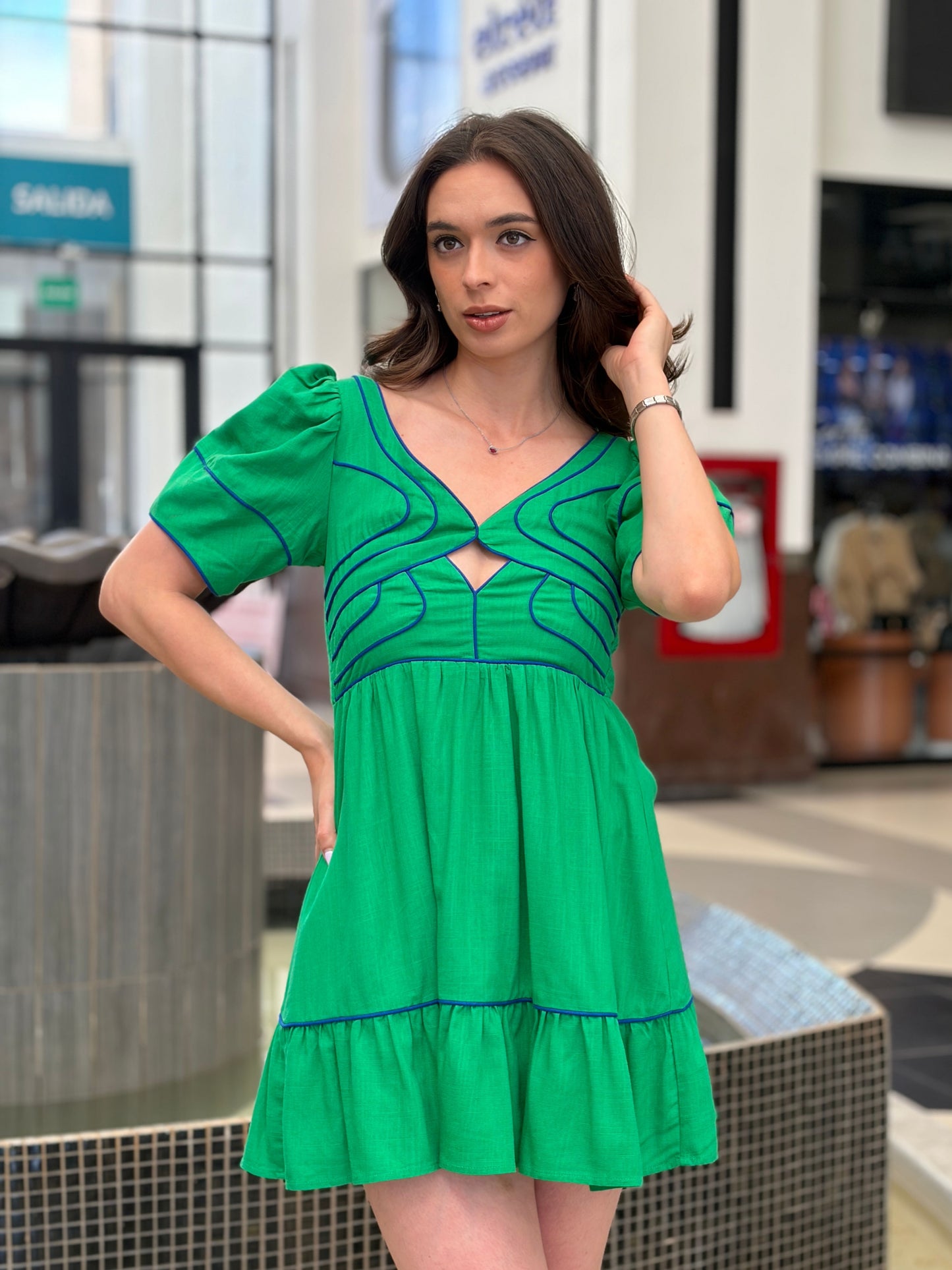Vestido Mini Cut-Out Greenery