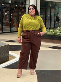 Blusa Dramática con Volantes e Intersecciones