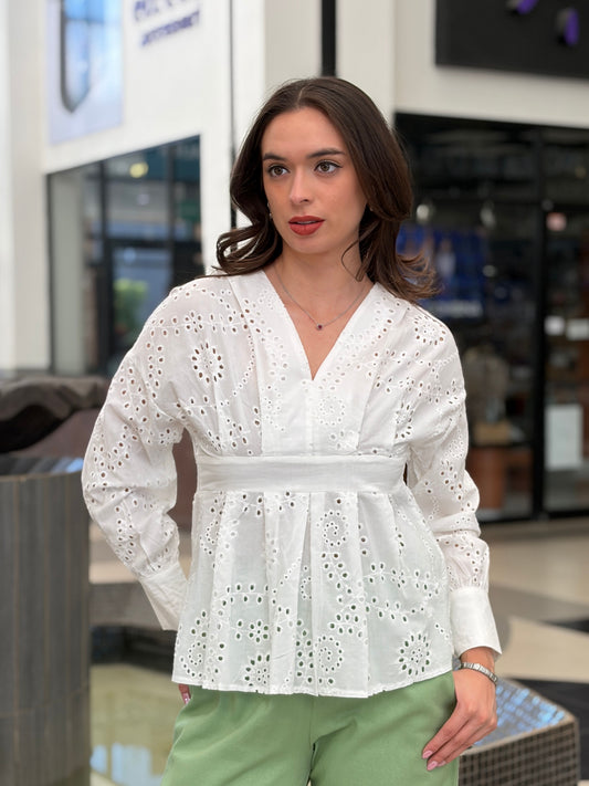 Blusa Peplum en Encaje Suizo