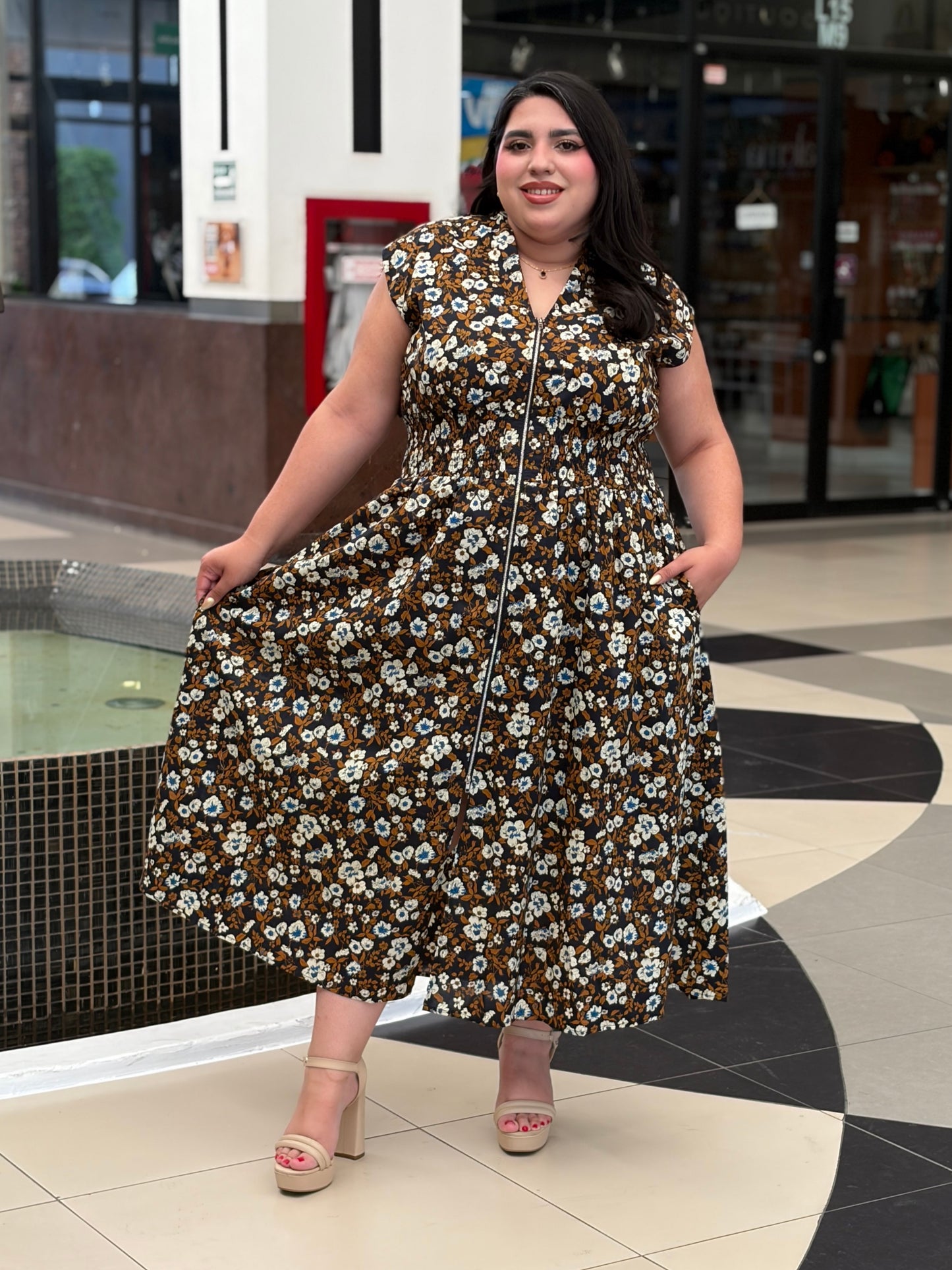 Vestido Midi Floral con Cierre Frontal
