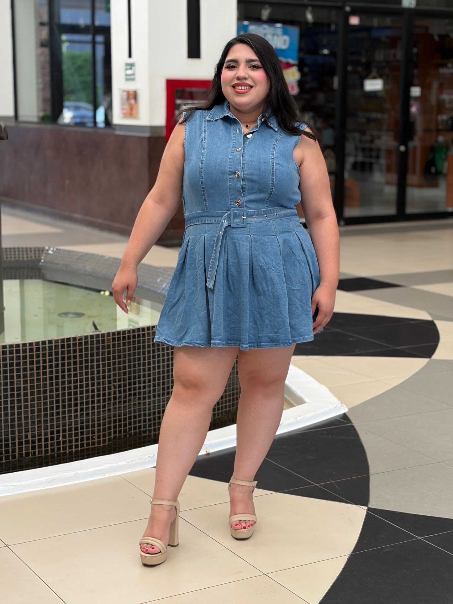 Vestido Corto Denim Sin Mangas con Cinturón