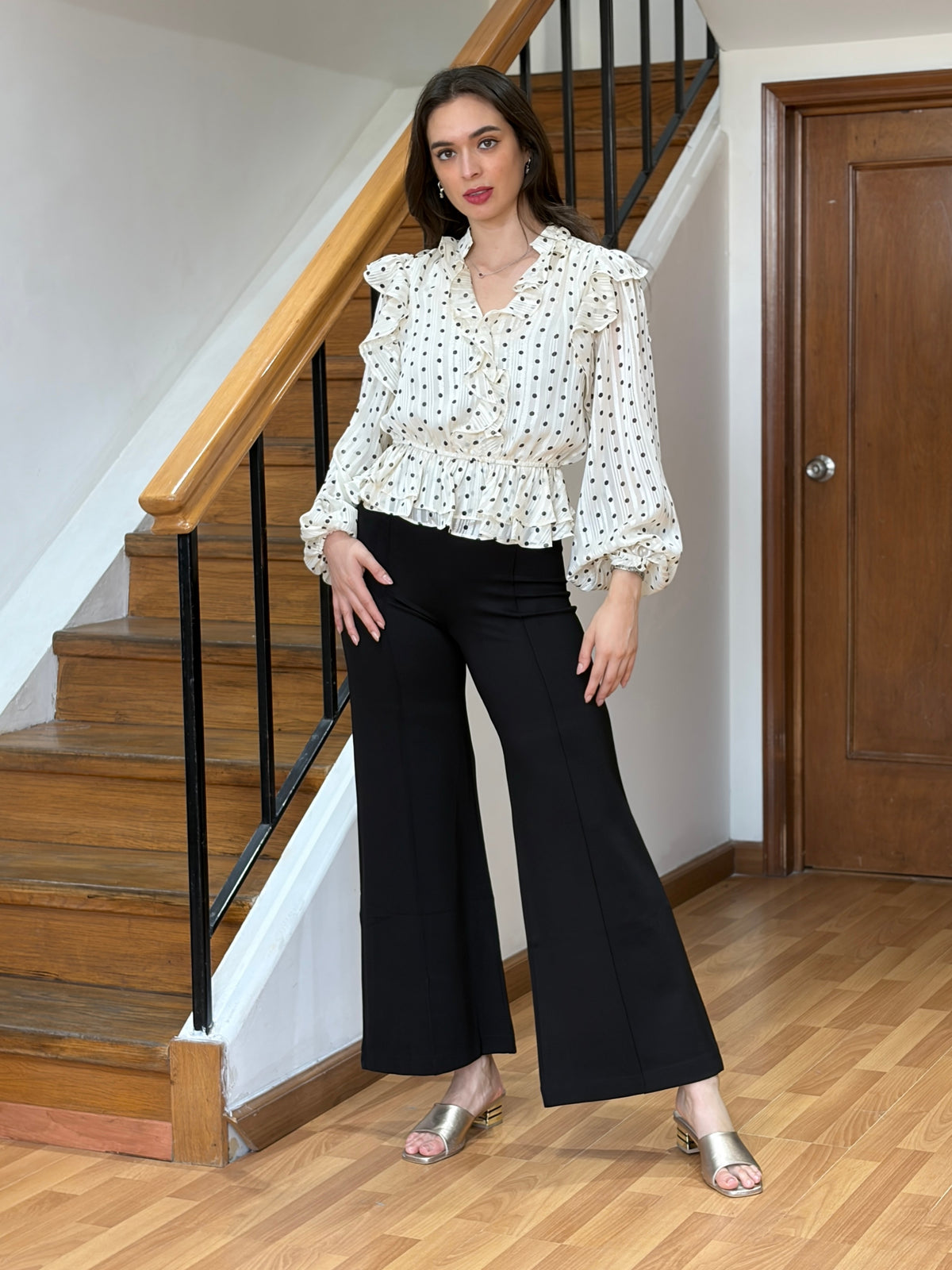 Blusa Romántica a Lunares con Volantes