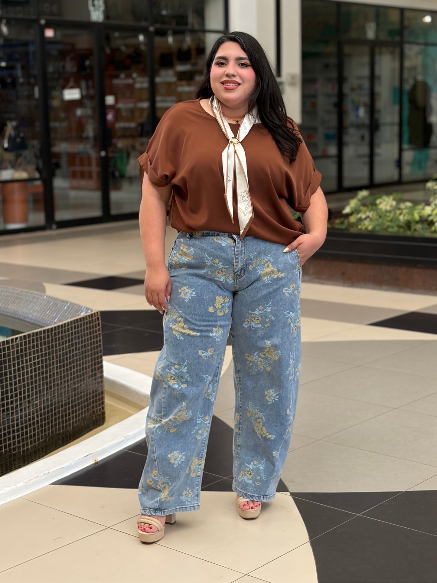 Blusa Manga Corta con Pañuelo Integrado
