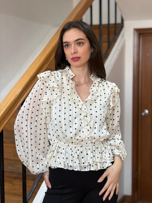 Blusa Romántica a Lunares con Volantes