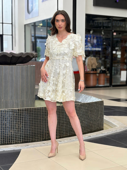 Vestido Mini Texturizado Flores 3D