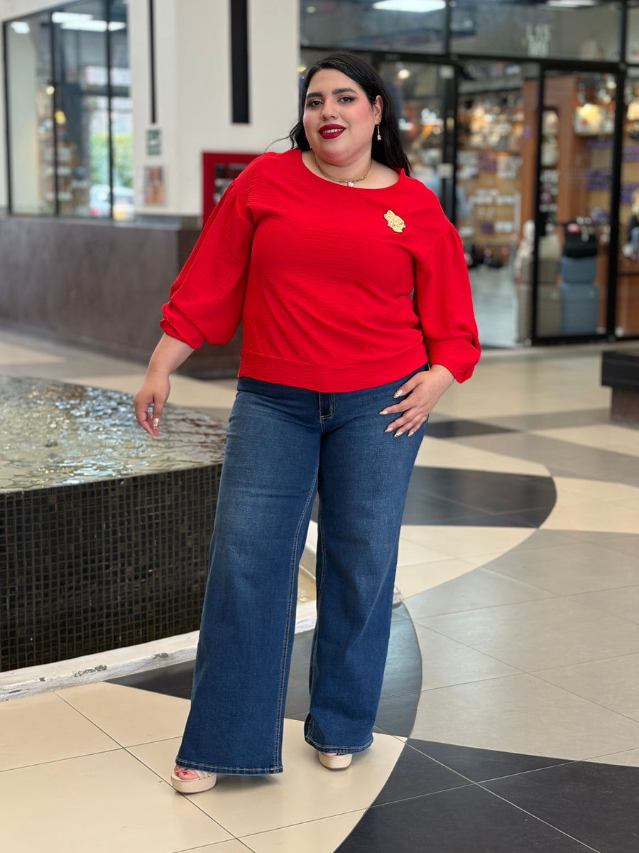 Blusa Roja Texturizada con Mangas Abullonadas y Broche
