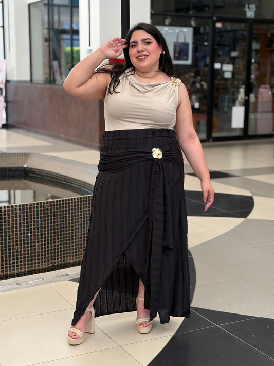 Maxifalda Cruzada con Broche Dorado