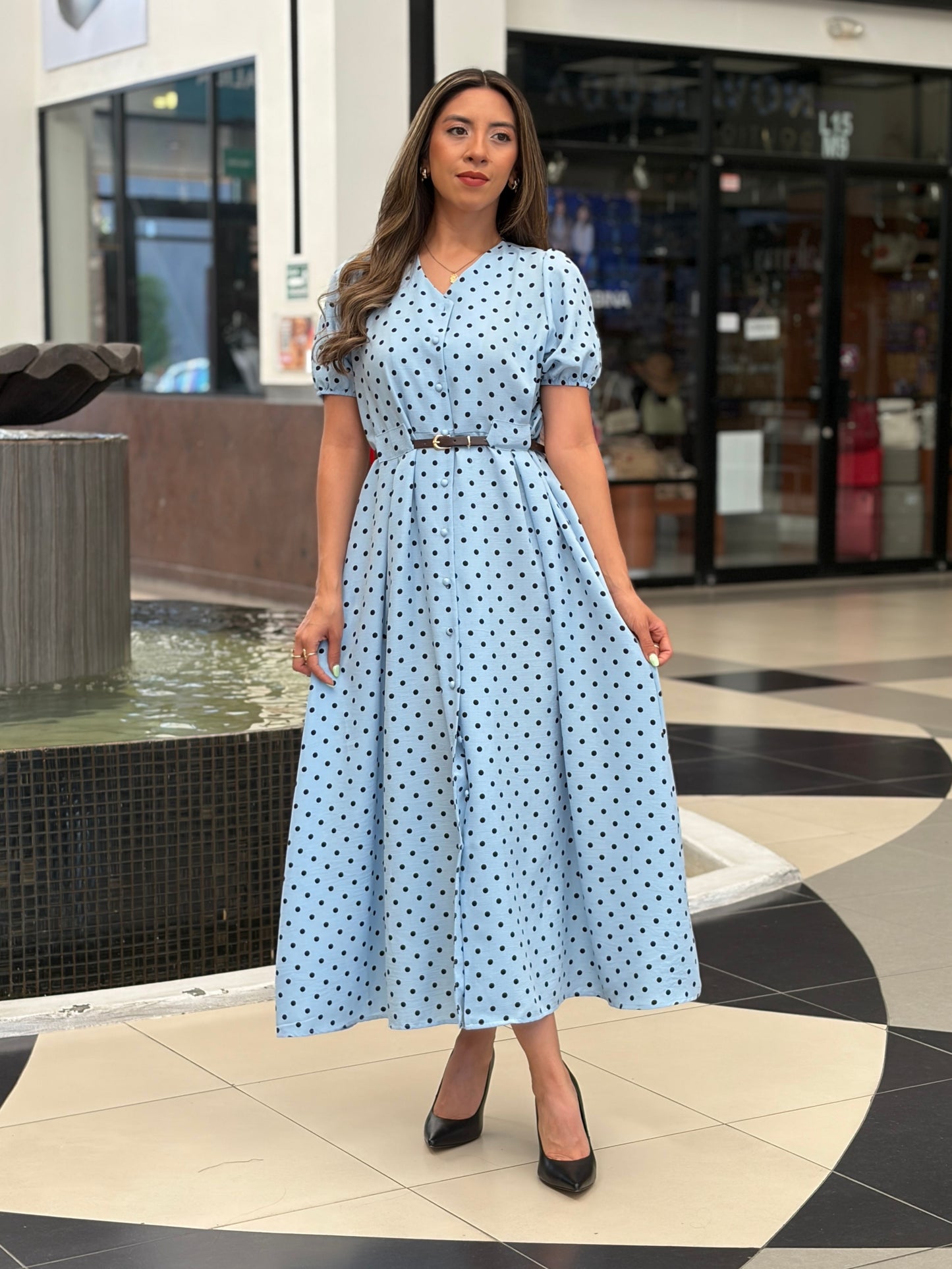Vestido Midi Camisero de Lunares con Cinturón