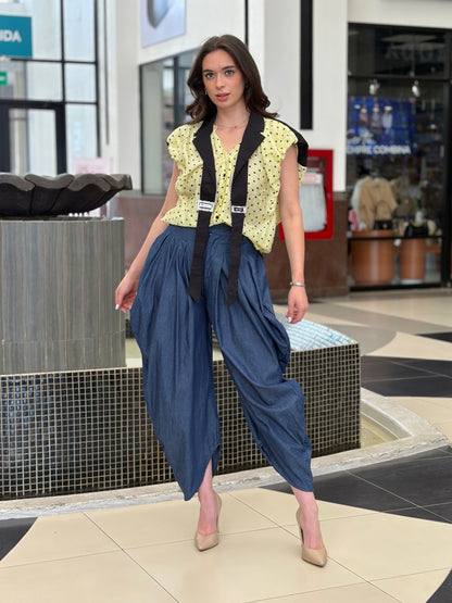 Blusa Amarilla de Lunares con Solapas Cruzadas