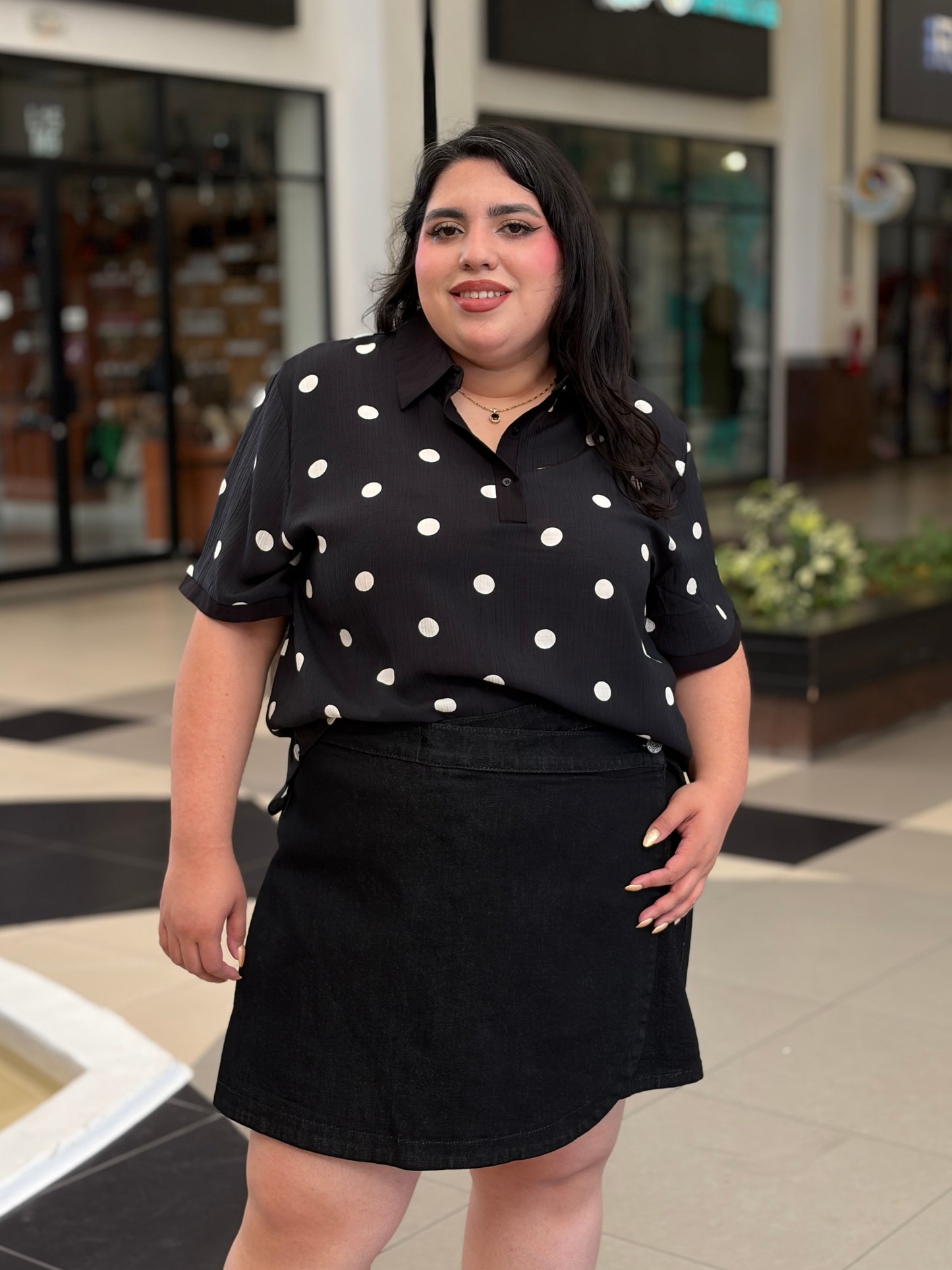 Blusa Tipo Polo de Lunares