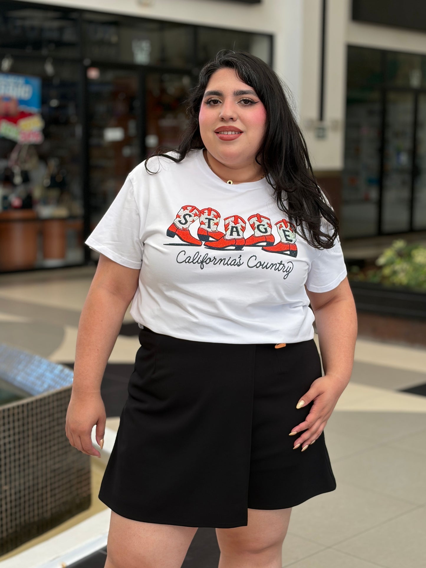 Playera Blanca con Aplicación de Botas Vaqueras