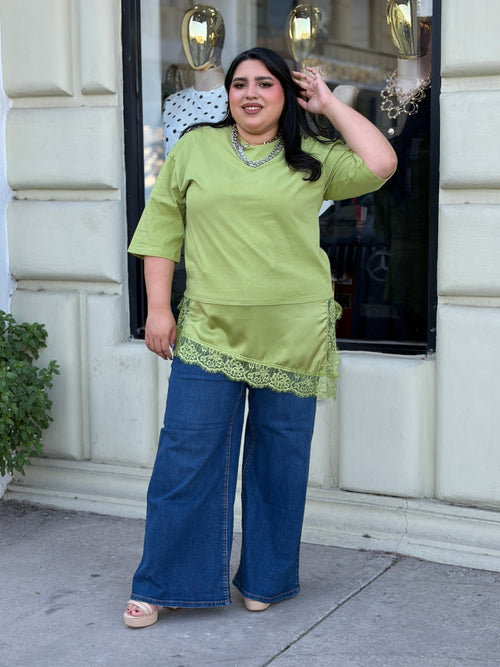 Blusa Verde Pistache con Bajo de Encaje