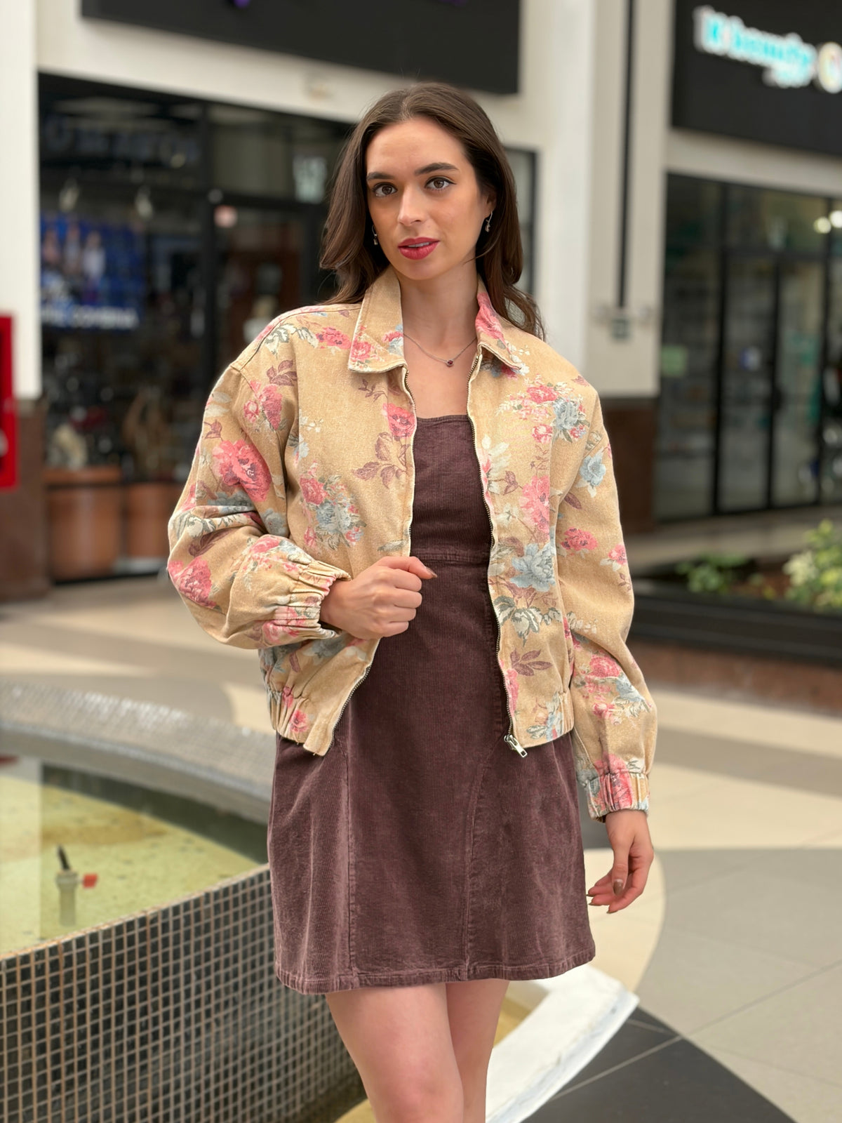 Blusa/Chamarra de Algodón con Estampado Floral Tapiz