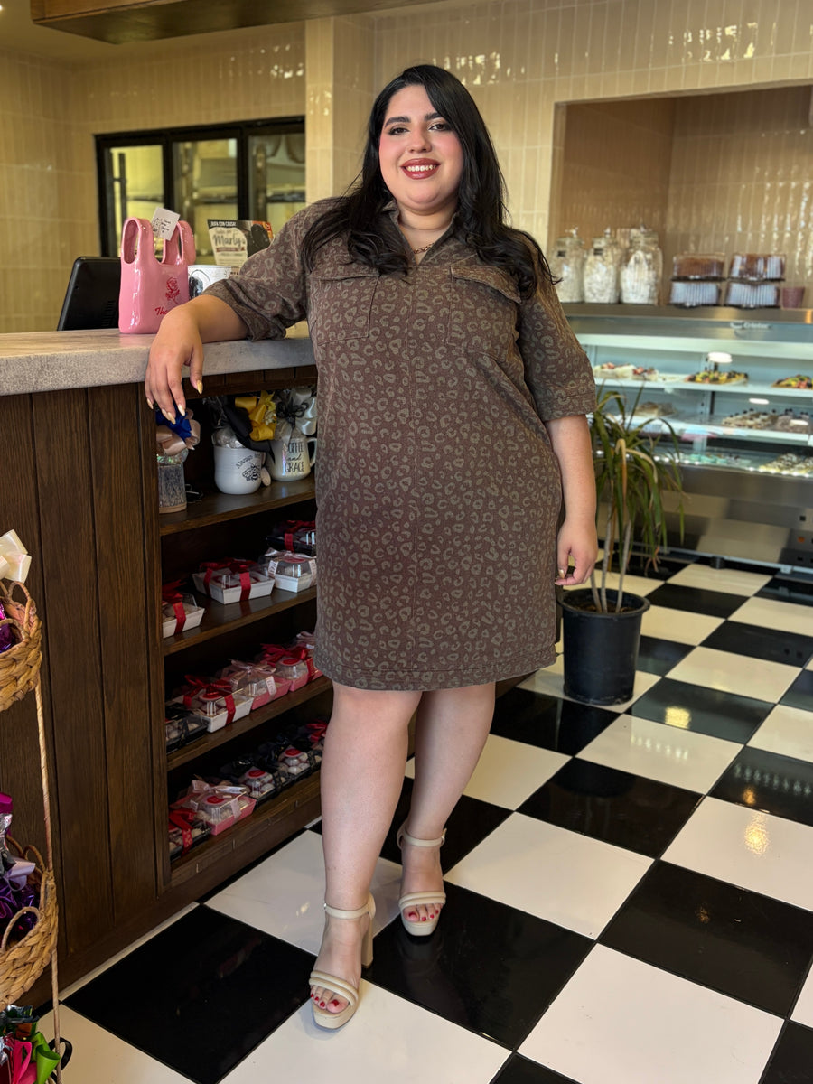 Vestido camisero animal print estilo denim