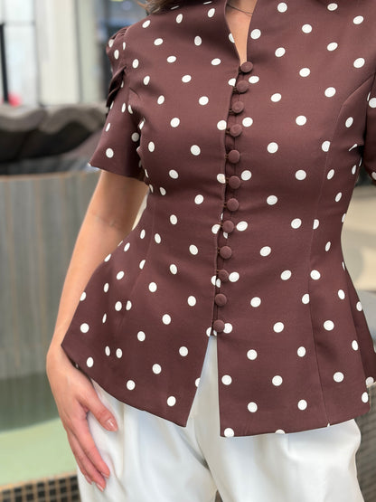 Set de 2 Piezas: Blusa de Lunares y Pantalón Blanco