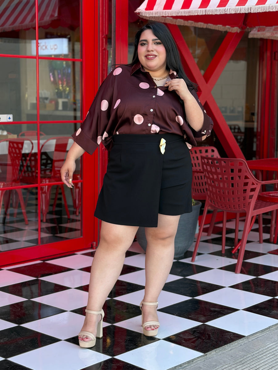 Camisa satinada con lunares oversize