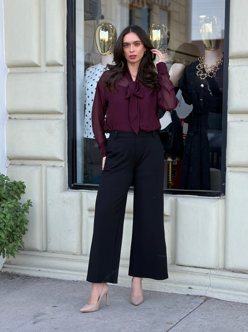 Blusa Elegante de Chifón Vino con Lazos