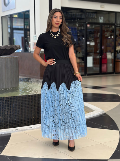 Falda Maxi Plisada con Bajo de Encaje de Contraste