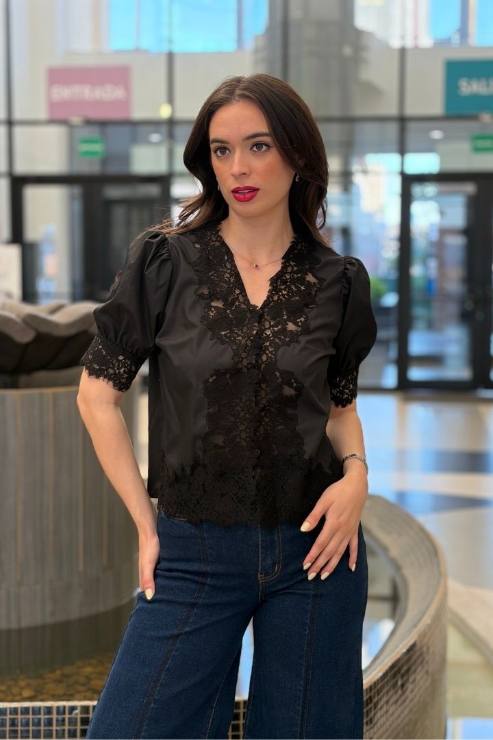 Blusa de Popelina y Guipur