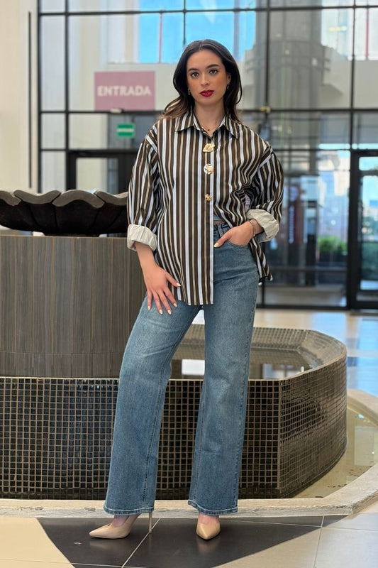 Camisa Oversize a Rayas con Herrajes