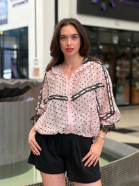 Blusa de Lunares con Detalles de Encaje