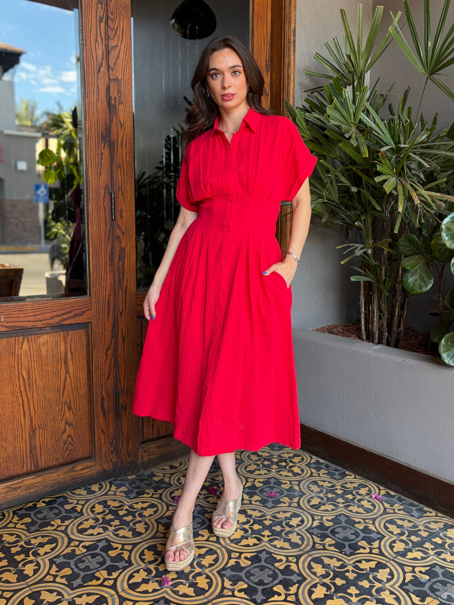 Vestido Camisero Estilo Lino con Ajuste Frontal