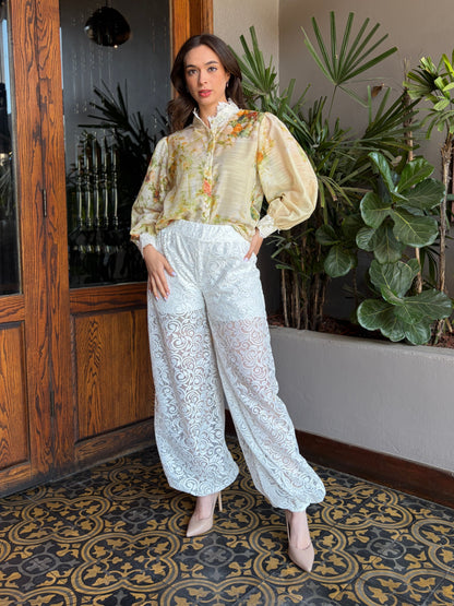 Blusa Romántica con Encaje