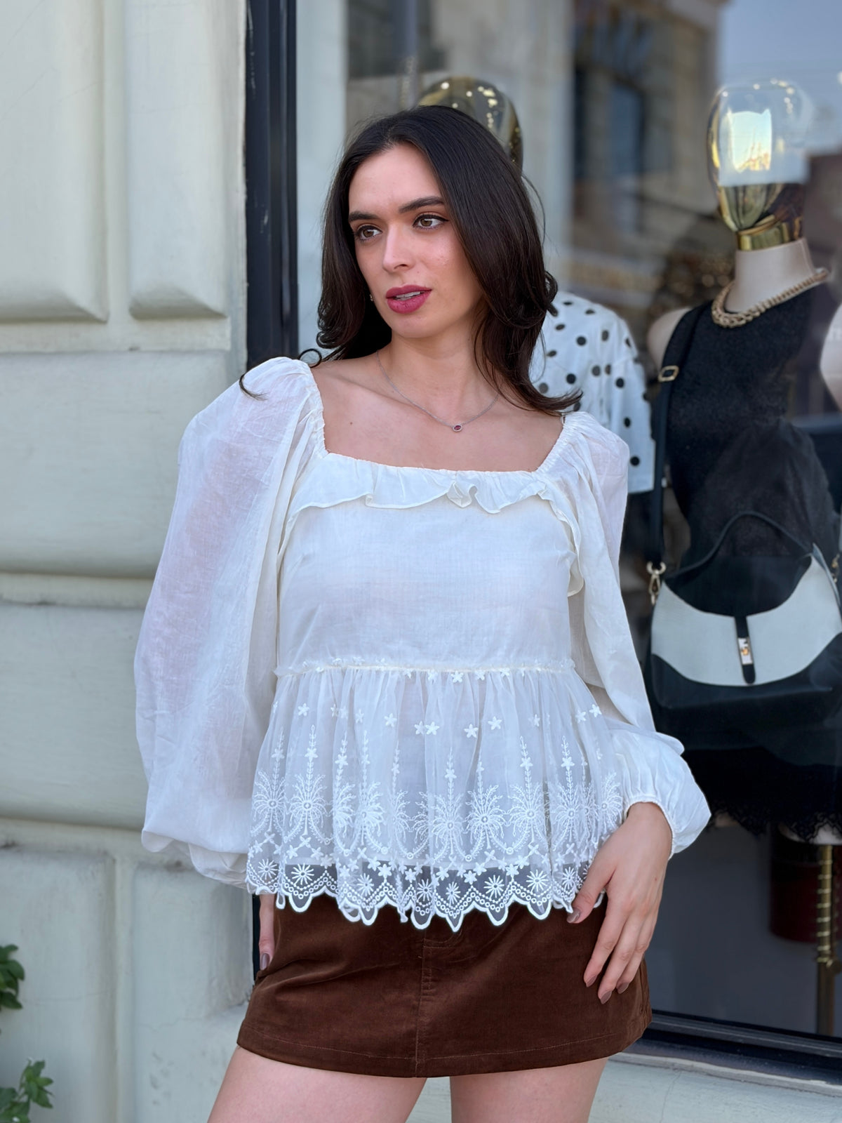 Blusa Romántica Blanca con Encaje