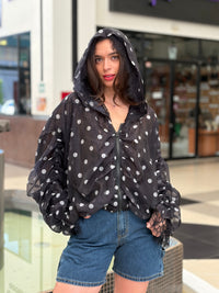 Blusa de Lunares con Detalles de Encaje