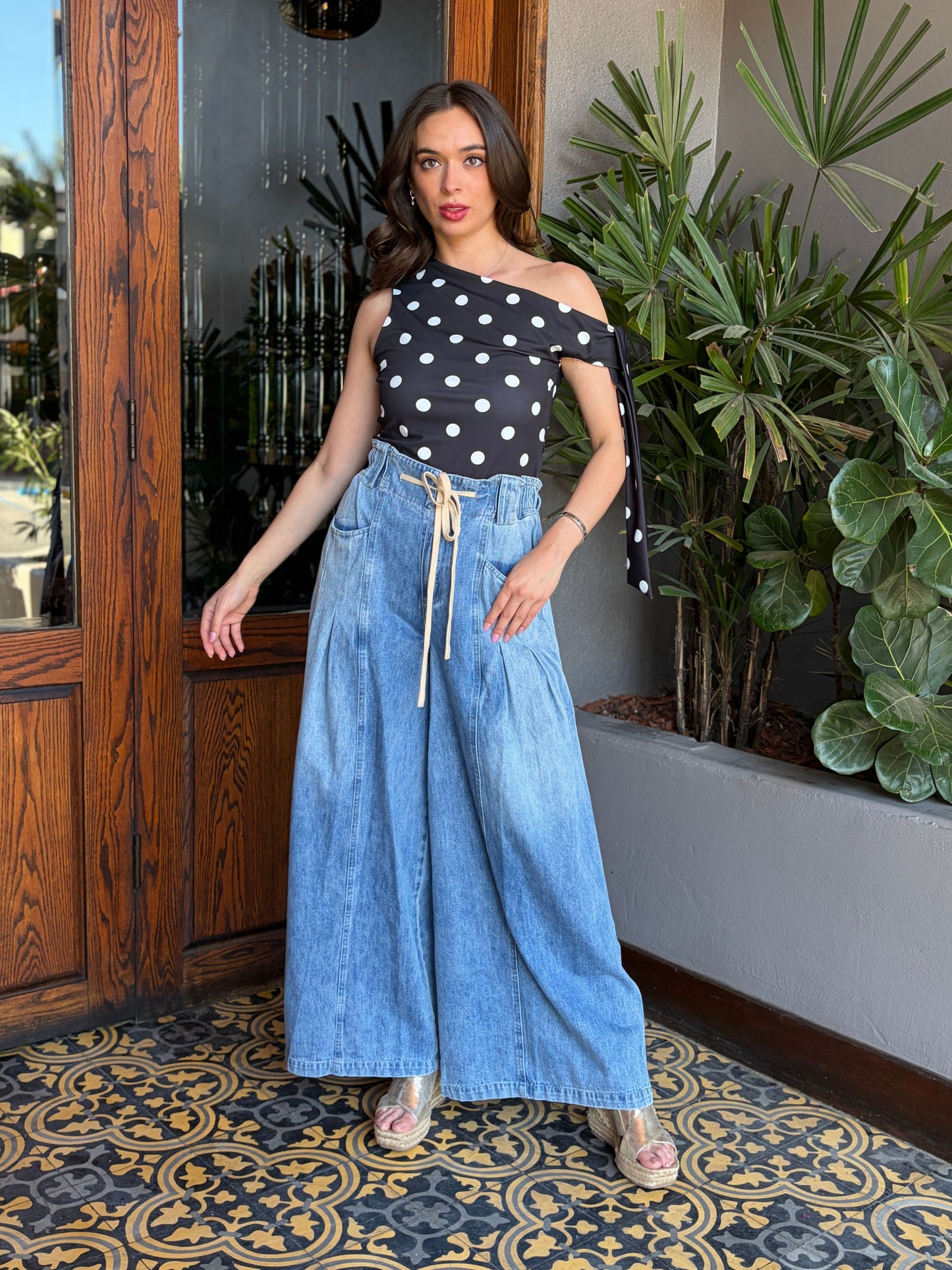 Pantalón Palazzo de Mezclilla con Pretina Elástica y Lazo