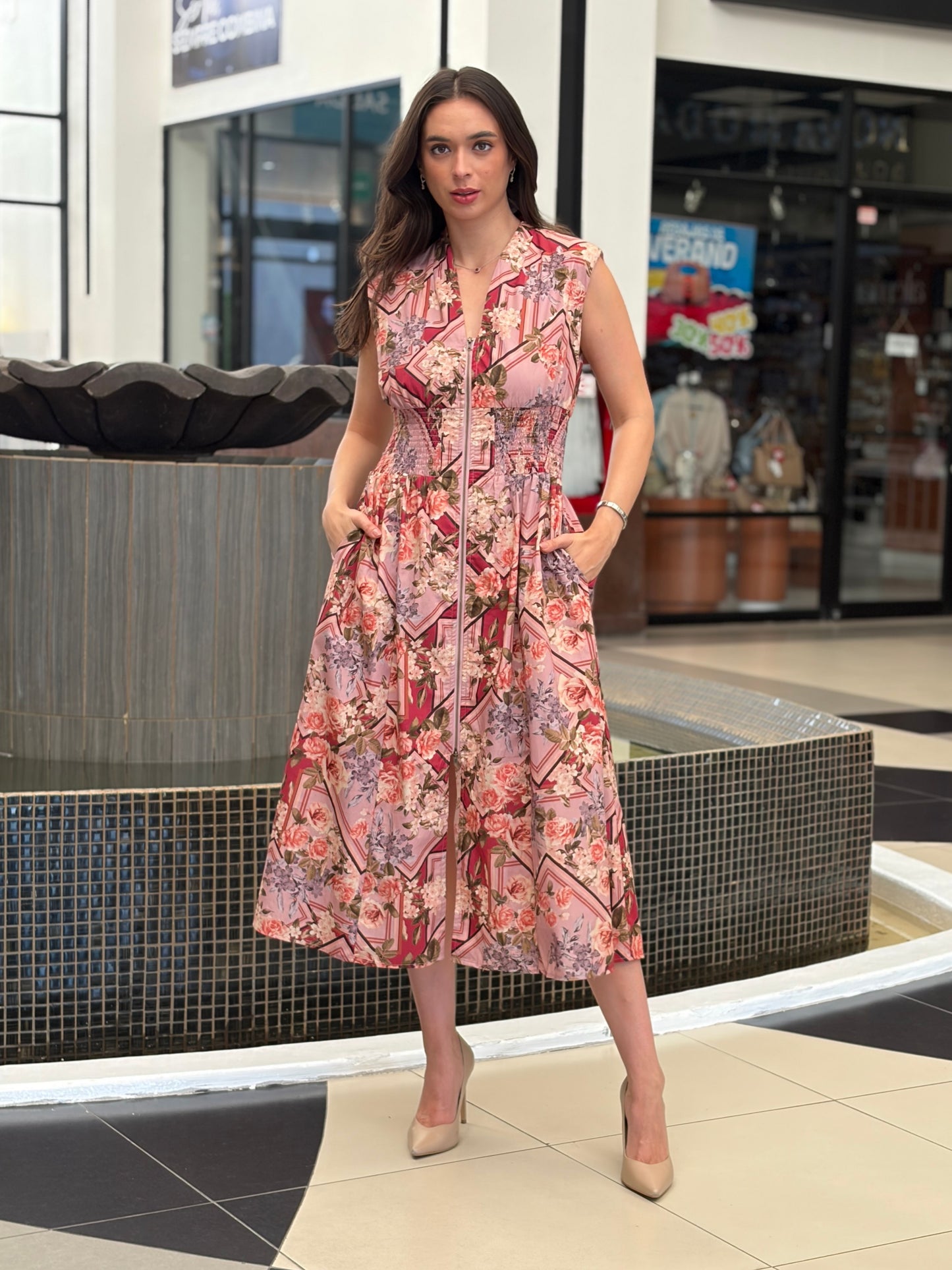 Maxi Vestido Floral con Cierre Frontal y Cintura Elástica