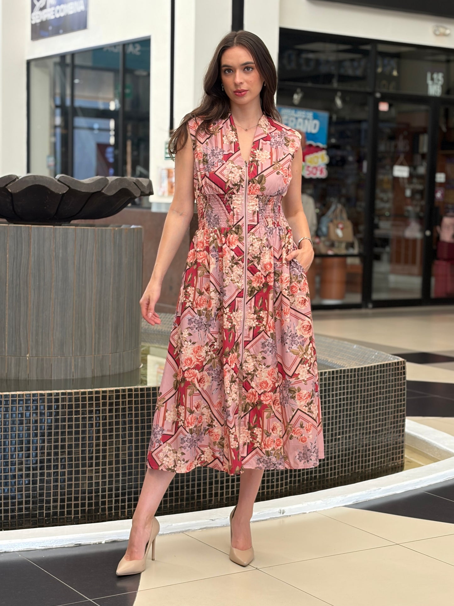 Maxi Vestido Floral con Cierre Frontal y Cintura Elástica