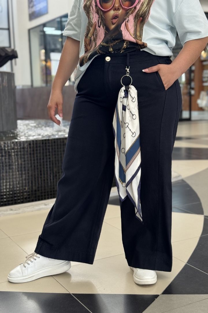 Pantalón Wide Leg con Accesorio