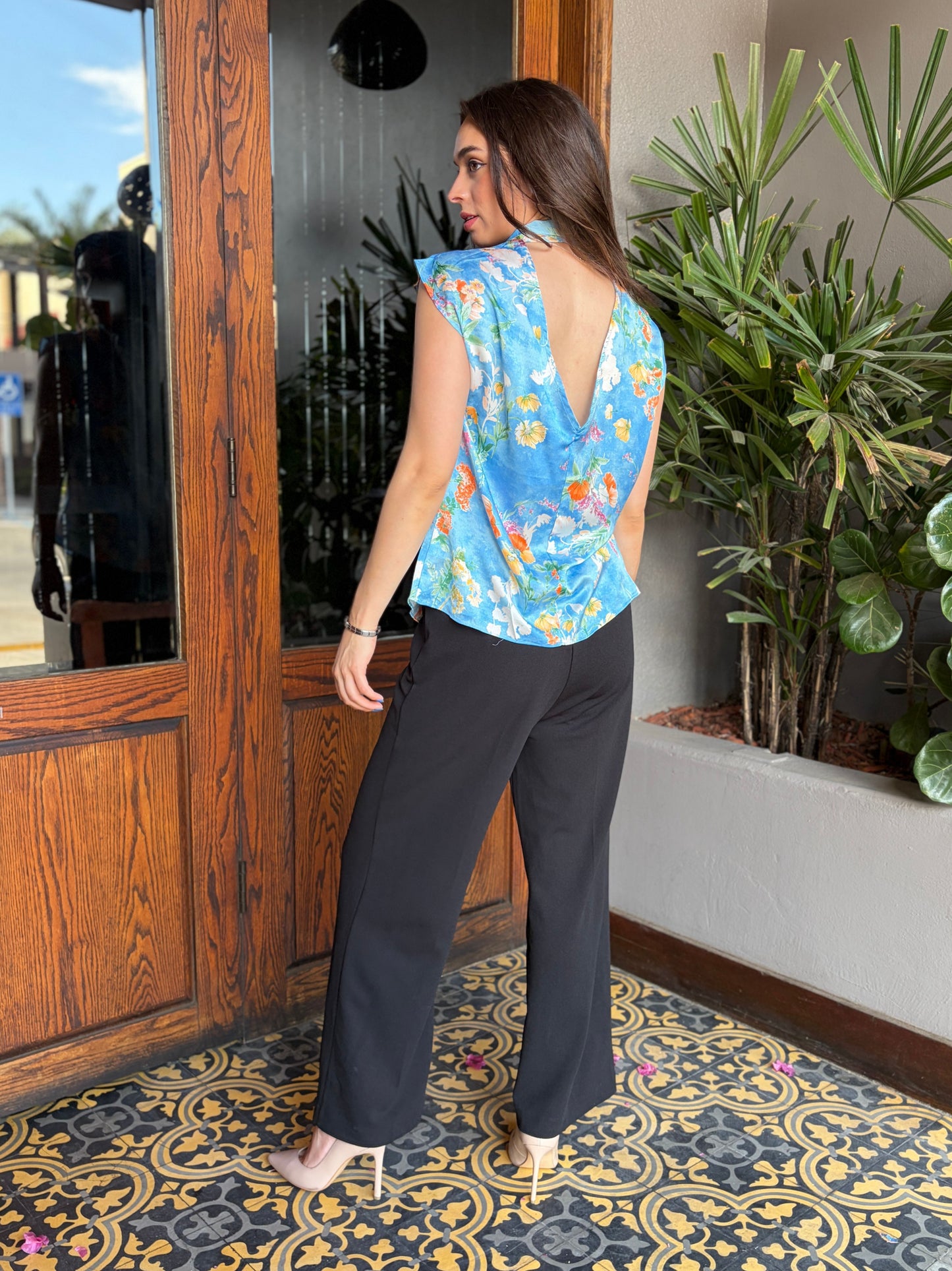 Blusa Satinada Romantic Garden con Lazo Lateral