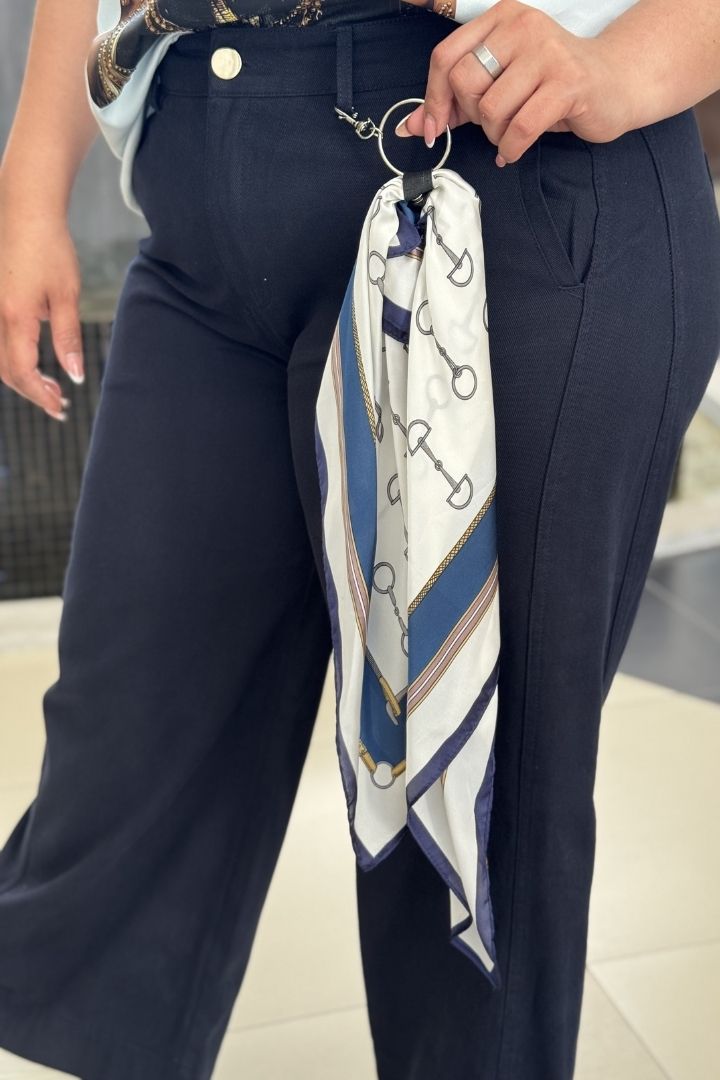 Pantalón Wide Leg con Accesorio