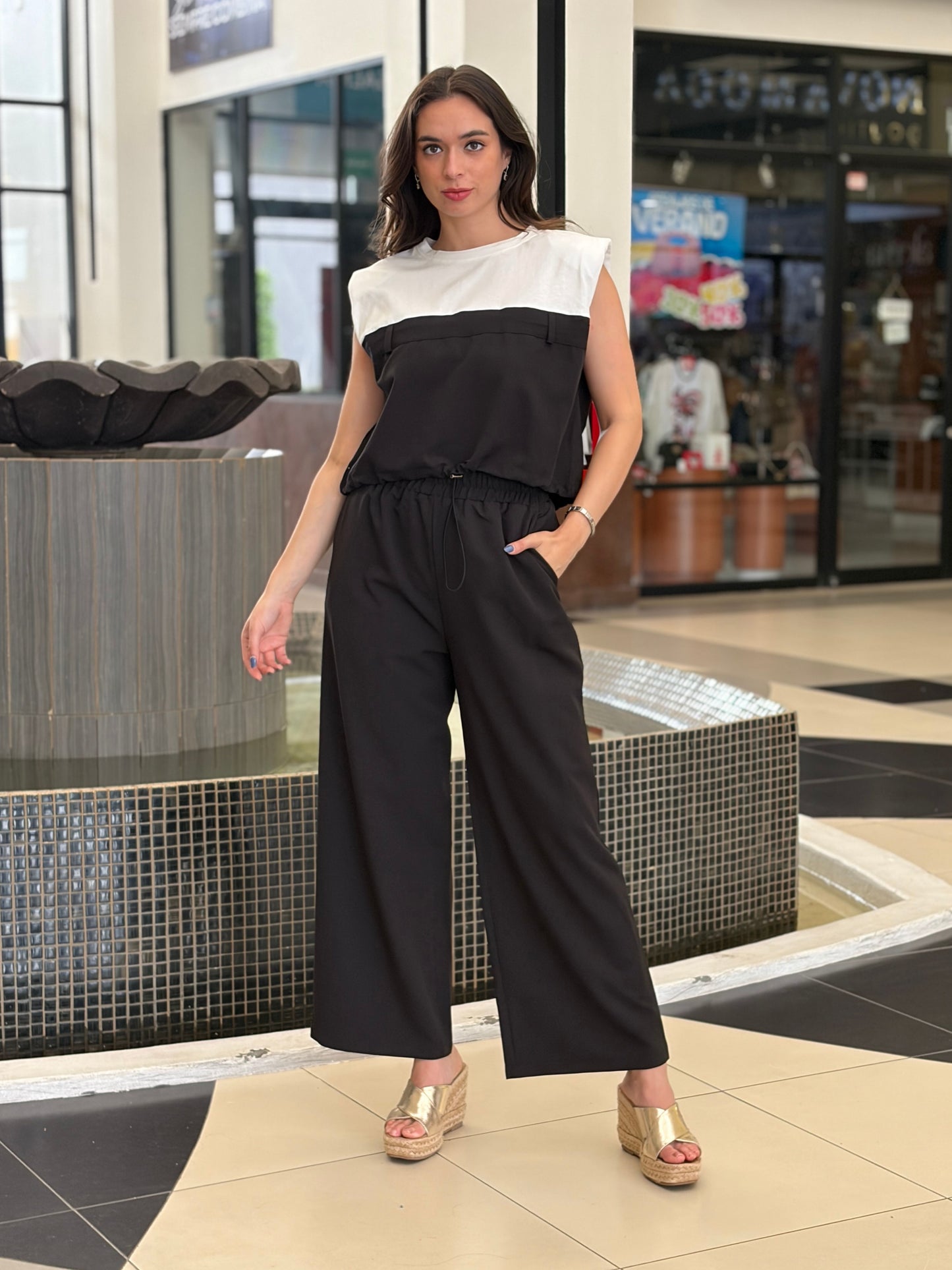 Set Combinado de Top liso y Pantalón Palazzo