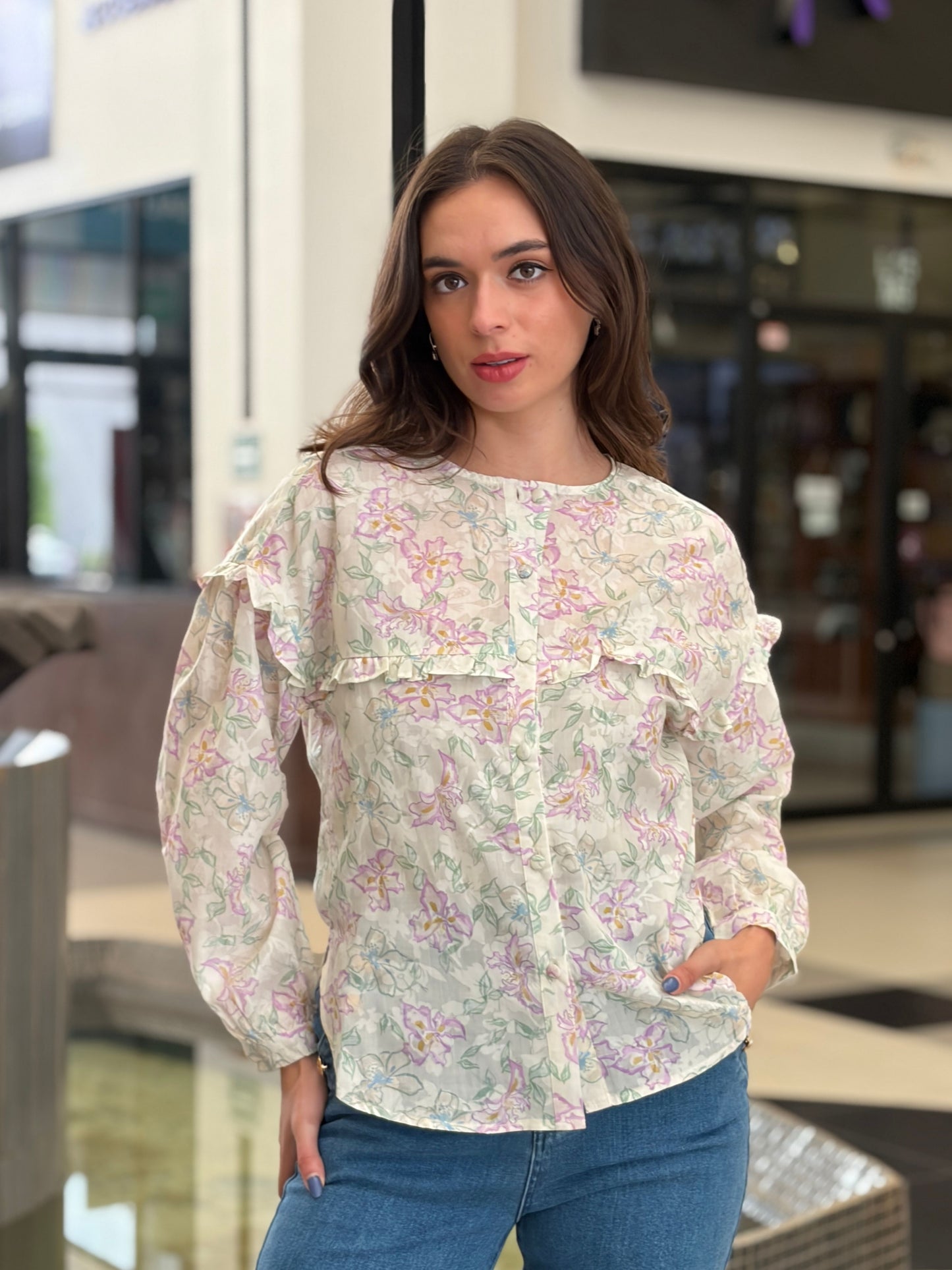 Blusa Camisera con Canesú de Volante y Estampado Botánico