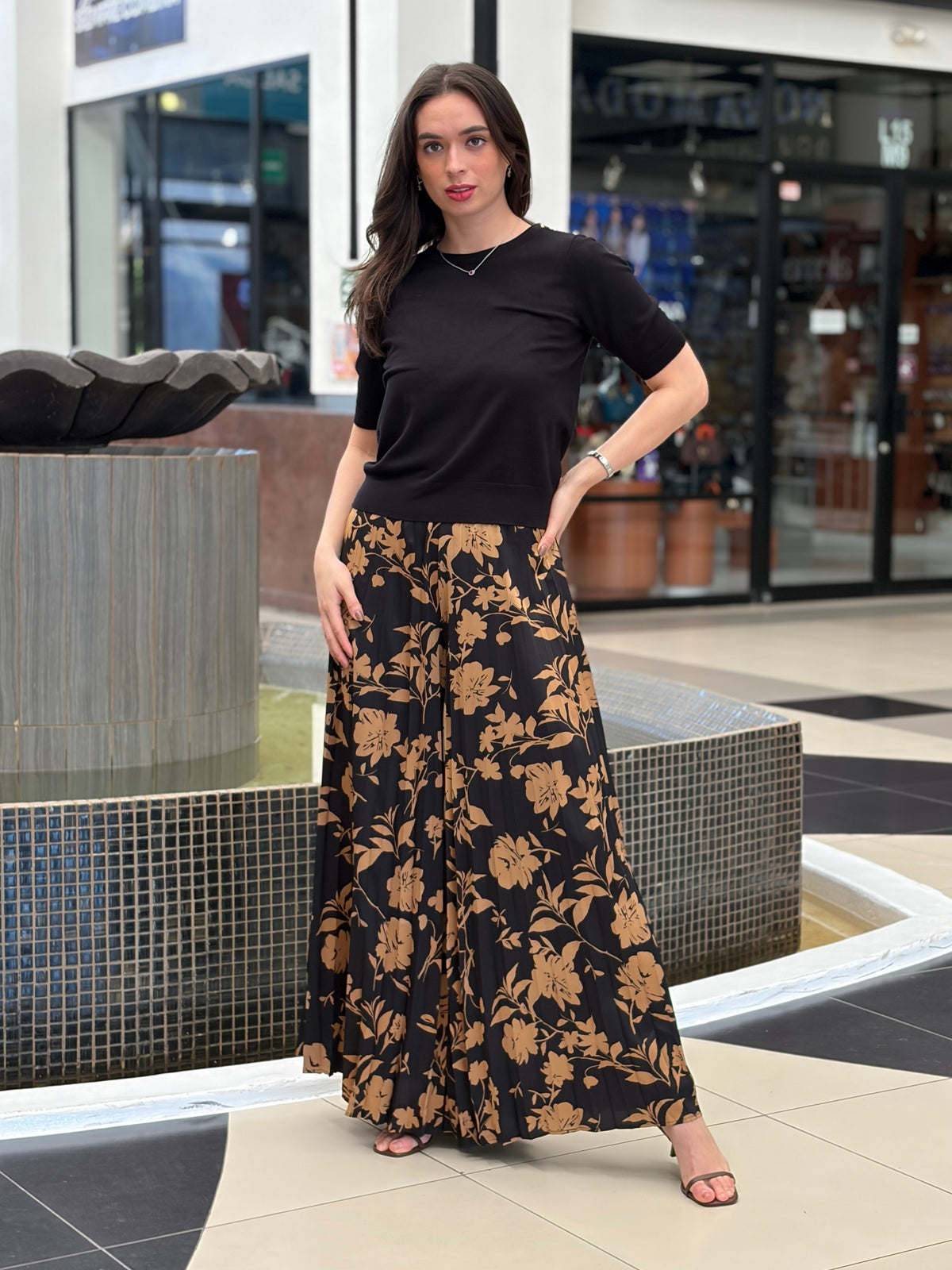 Blusa Básica Blanca de Hilo con Botones en Hombro
