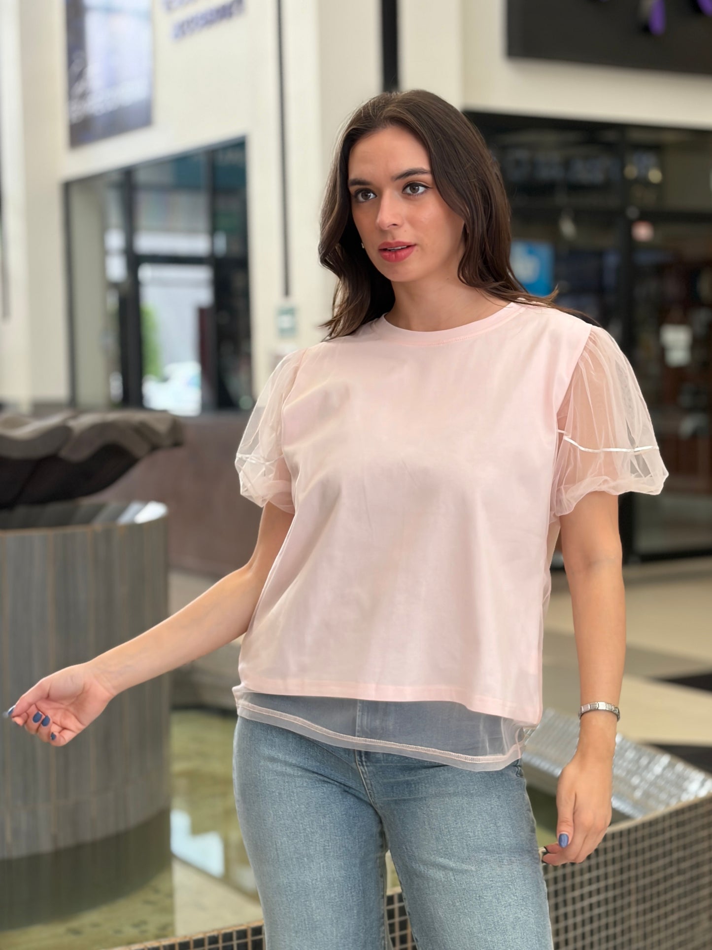 Playera Casual con Mangas de Tul Abullonadas