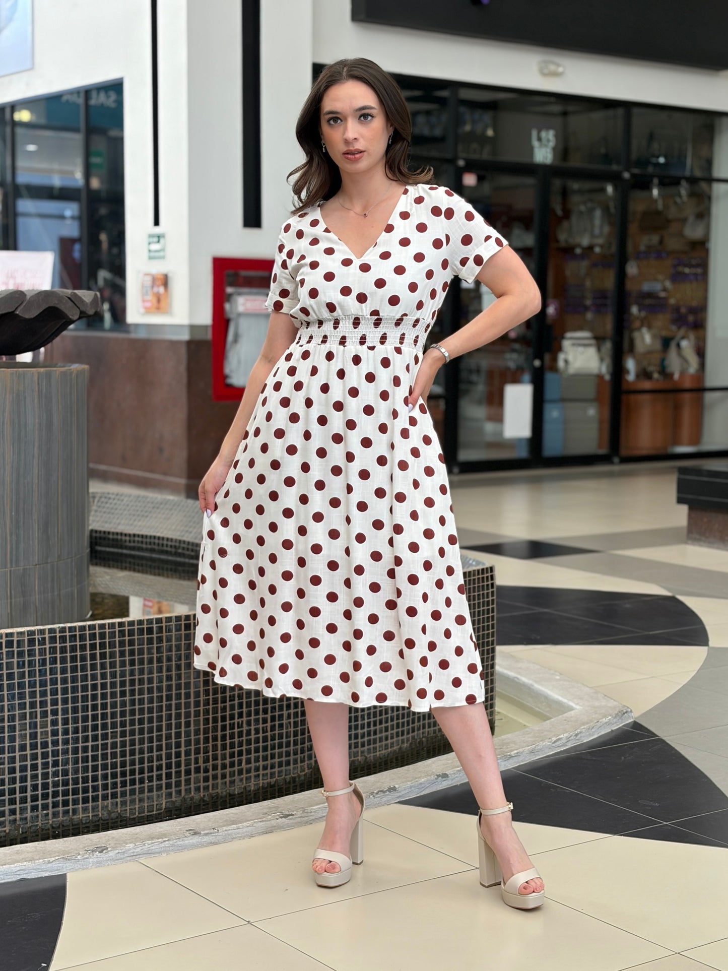 Vestido Midi de Lunares