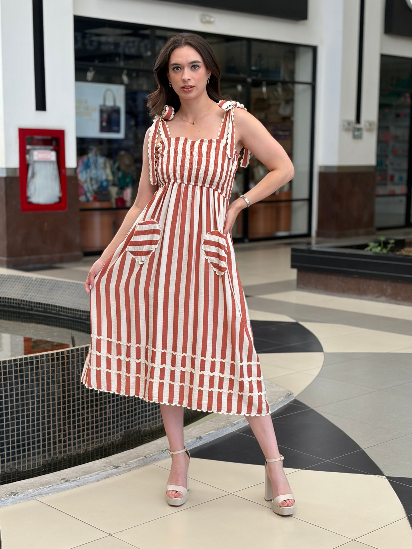 Vestido de Rayas con Corazones
