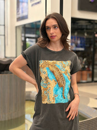 Vestido Camiseta Oversized "Zutter" con Estampado de Leopardo y Paisley